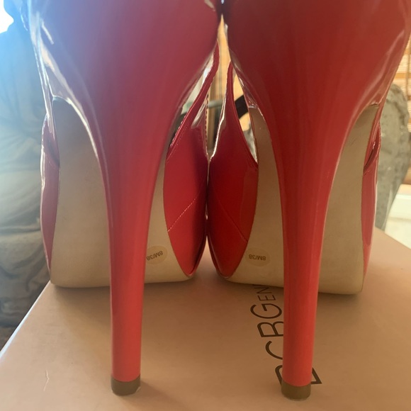 BCBG Coral Patent heels with wedge. Worn once 💕original box - Picture 5 of 7